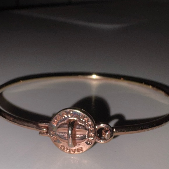 Marc Jacobs Gold Plated Circular Clasp Bracelet - Picture 6 of 8